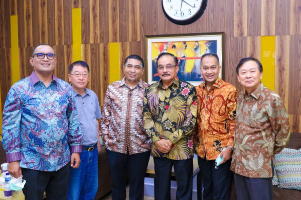 Insight with Desi Anwar (1)